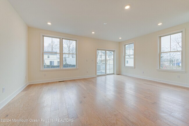 Building Photo - 8 Raritan Ave