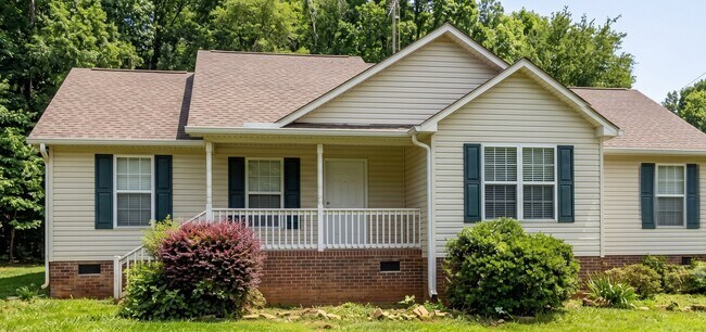 Building Photo - 4641 Hickory Grove Rd
