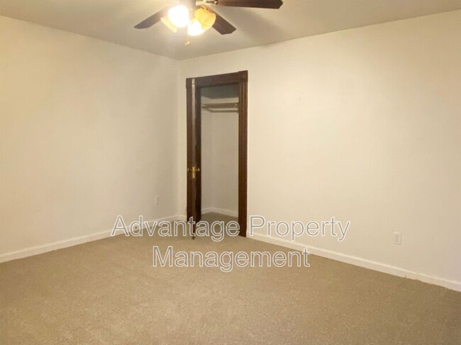 Building Photo - 324 SW Calapooia St