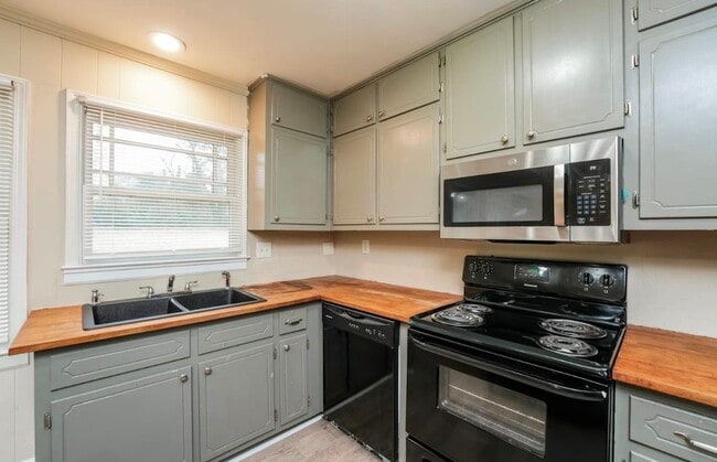 Building Photo - 3688 Citation Dr