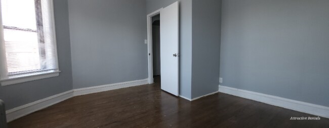 Building Photo - 8010 S Eberhart Ave