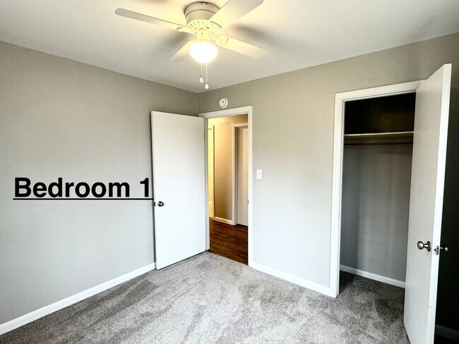 Building Photo - *3- Minutes from Jennie Stuart Medical Center*