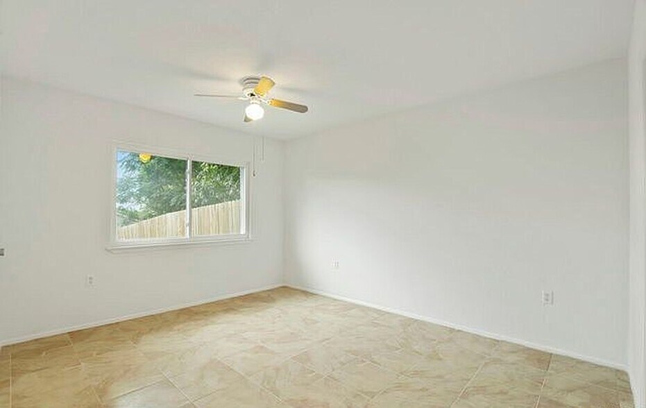 Building Photo - 8412 Clear Mdws