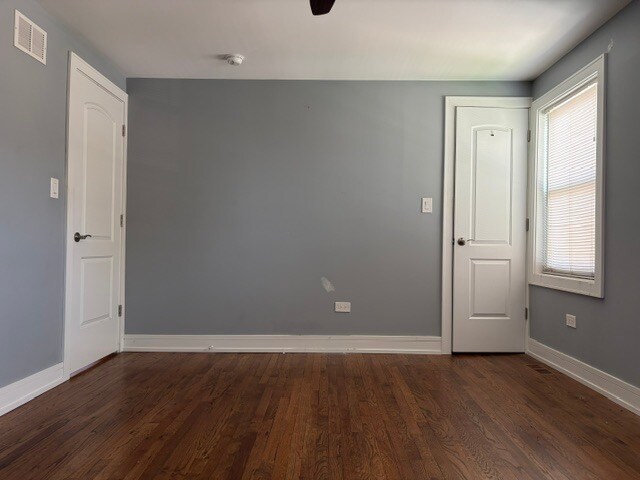 Building Photo - 5129 W 64th Pl