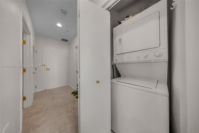 Building Photo - 7930 East Dr