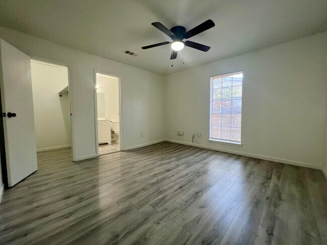 Building Photo - 8216 Elkridge Ave
