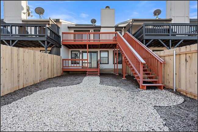 Building Photo - EAST2746