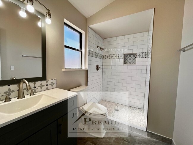 Building Photo - 806 London Green Way