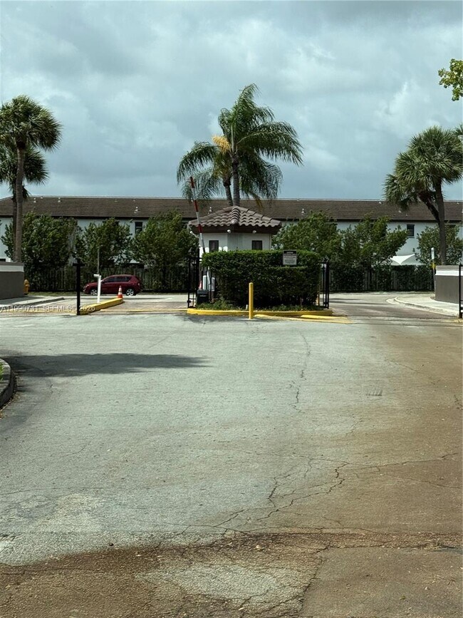 Building Photo - 860 NE 207th Terrace