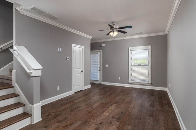 Building Photo - 530 Fifer Cir