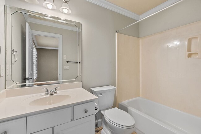 Building Photo - 298 Gillette Dr