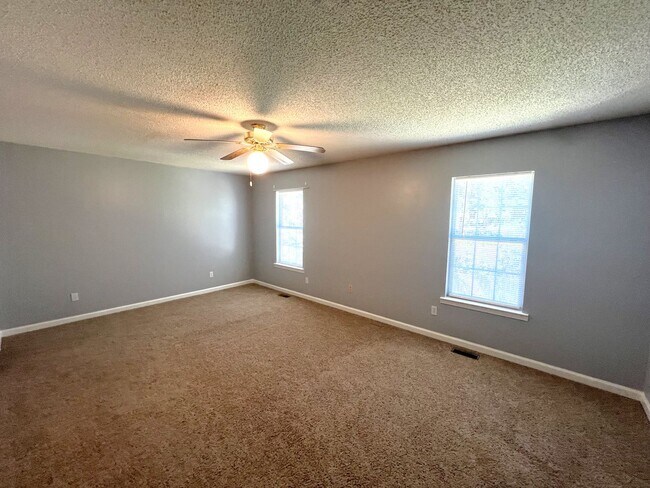 Building Photo - 3153 Achey Dr