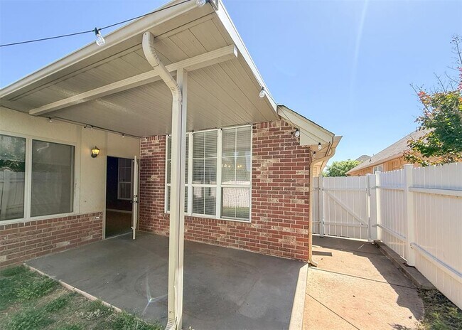 Building Photo - 16517 Tonka Trail