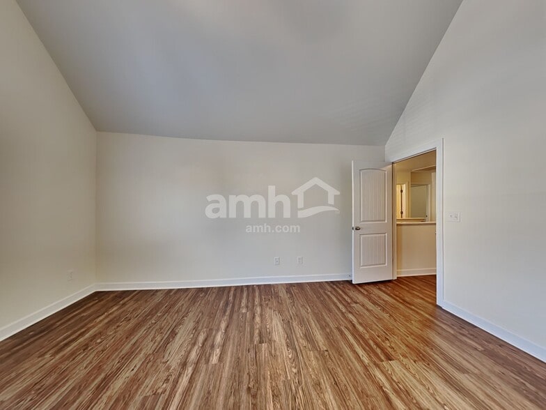 Building Photo - 212 E Quailwood Dr