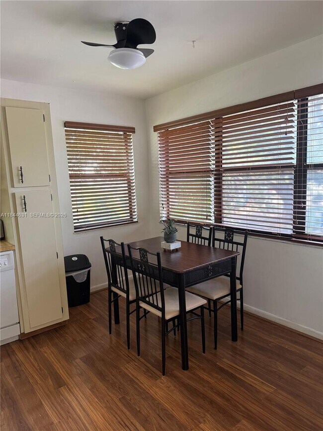 Building Photo - 2225 Monroe St