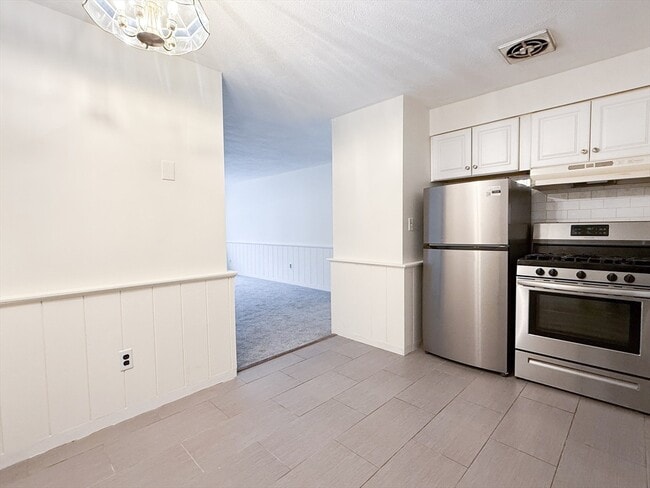 Building Photo - 80 Walnut St