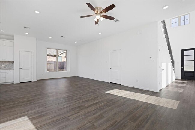 Building Photo - 4914 Chester Lk Ln