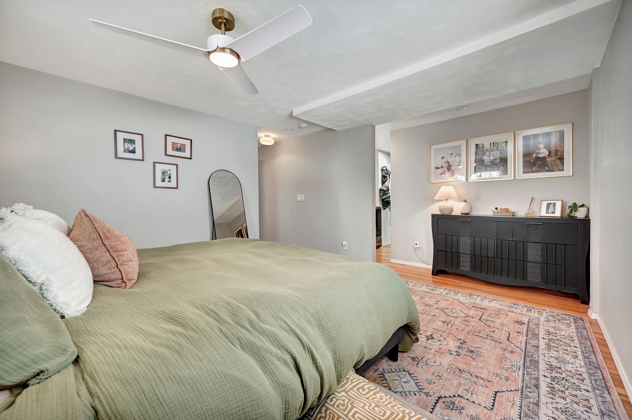 Building Photo - 6526 S Elizabeth Way