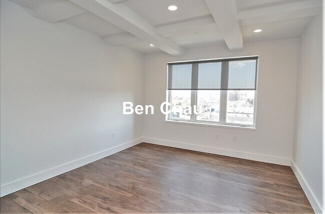 Building Photo - 26 Hichborn St