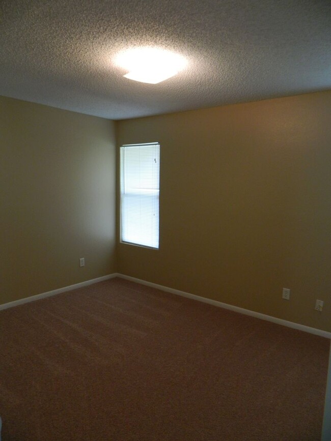 Building Photo - Available NOW!!!! This Cute 3 Bedroom 2 ba...