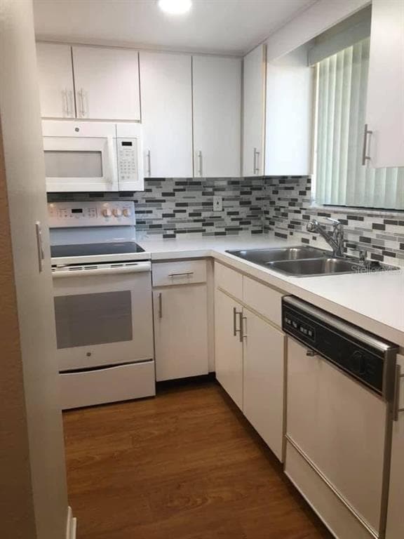 Building Photo - 2600 Lucerne Park Rd