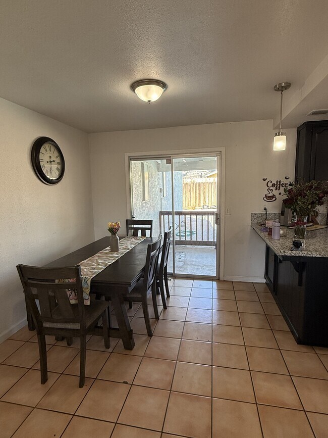 Building Photo - 4610 W Feemster Ave