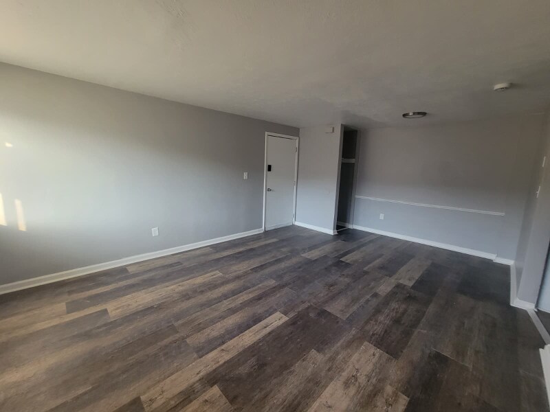 Building Photo - 1815-1819 Garfield Rd