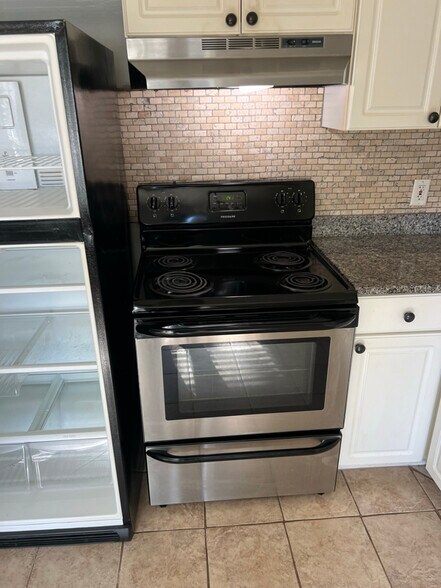 Building Photo - 19815 E 14 Mile Rd