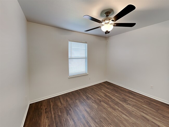 Building Photo - 21447 Hannover Grove Ln