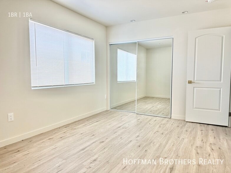 Building Photo - 626 E Arbor Vitae St