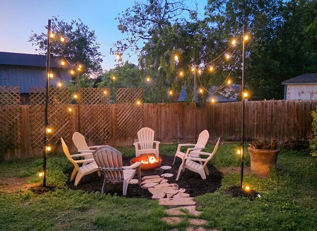 Building Photo - 4305 Temple Hill