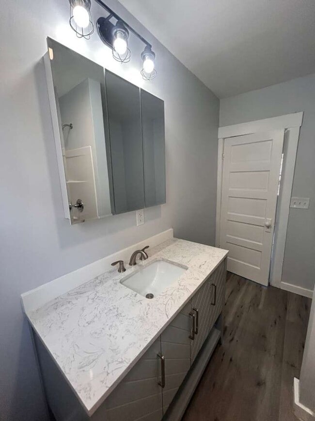 Building Photo - 67 Fairlawn Ave