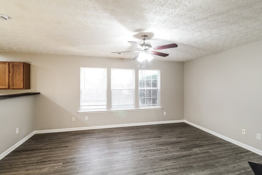 Building Photo - 1247 Matt Moore Ct