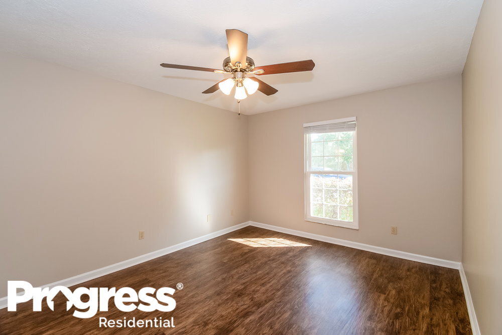 Building Photo - 2383 Dundee Ct E