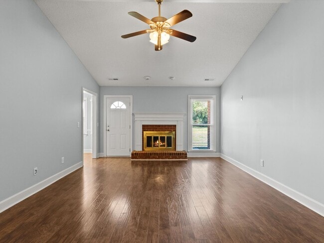 Building Photo - Great location in Harvest and only minutes...