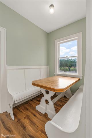 Building Photo - 561 Forest