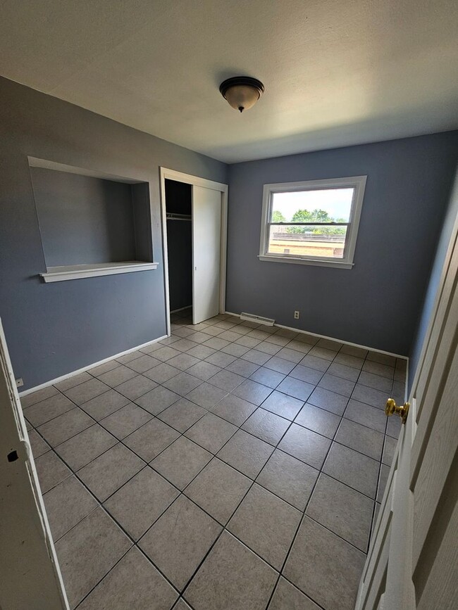Building Photo - 6914-6916 N 42nd St. (Duplex)