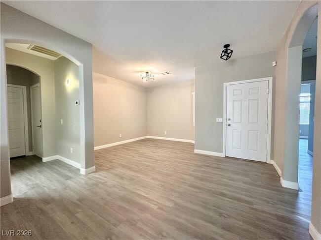 Building Photo - 2547 Belgreen St