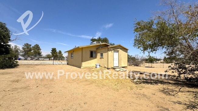 Building Photo - 13193 Begonia Rd