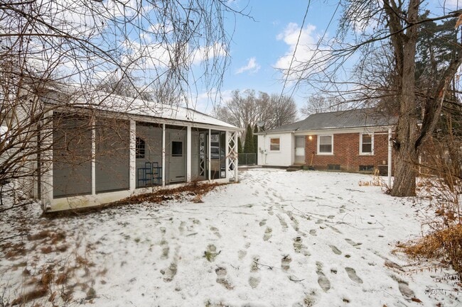 Building Photo - 17133 Delaware Ave