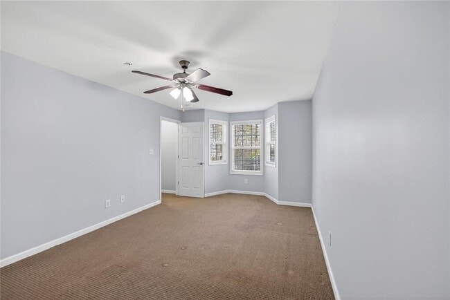 Building Photo - 3921 Riverlook Pkwy SE