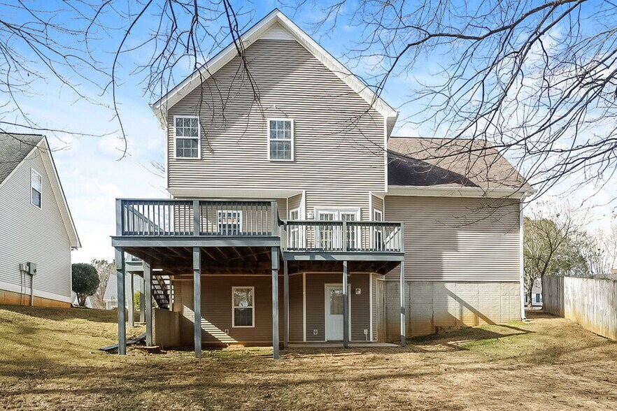 Building Photo - 55 Roxbury Ln