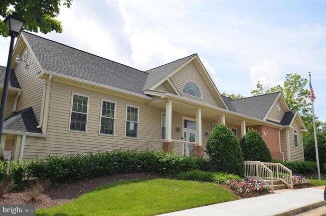 Building Photo - 14286 Glade Spring Dr