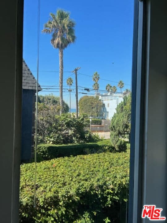 Building Photo - 20 28th Ave