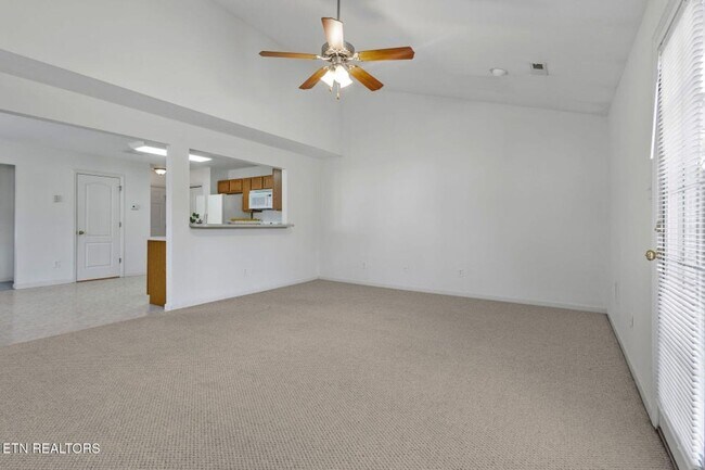 Building Photo - Beautiful End-Unit Condo – Move-In Ready!