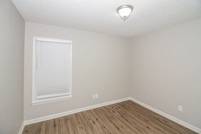 Building Photo - 1506 Appling Wood Cove S