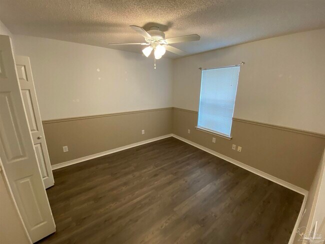 Building Photo - 10340 Chinaberry Ct