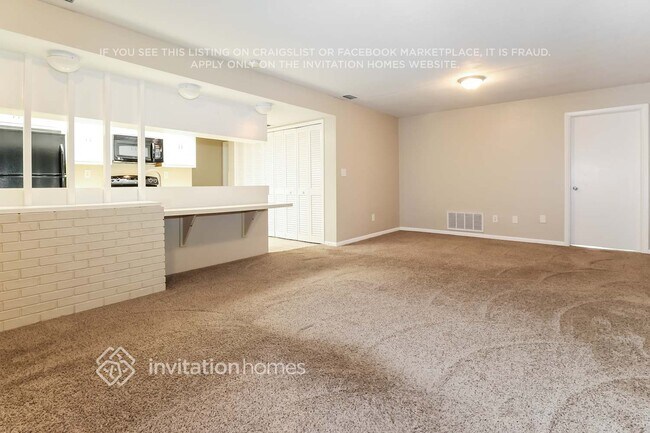 Building Photo - 10350 Bay Hills Dr