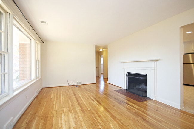 Building Photo - Walk or Bike to UVA Medical Center