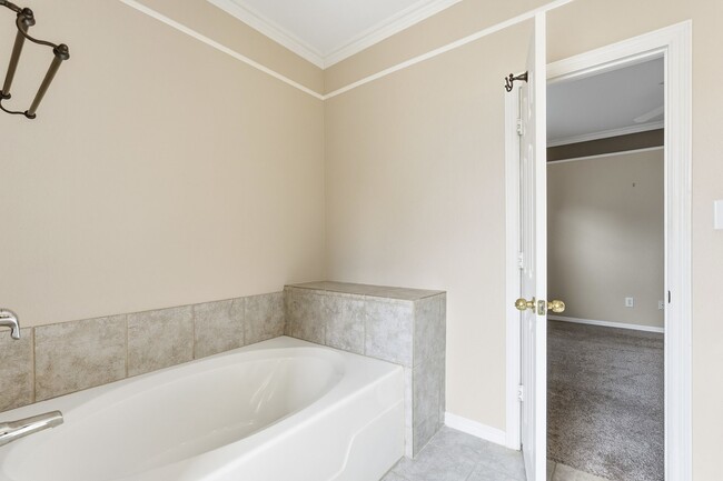 Building Photo - 10223 Dandyline Way